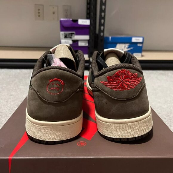 Travis Scott Jordan 1 Low Mocha main image 5